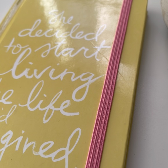 Small journal - she decided to start living the life she’d imagined - Picture 7 of 13